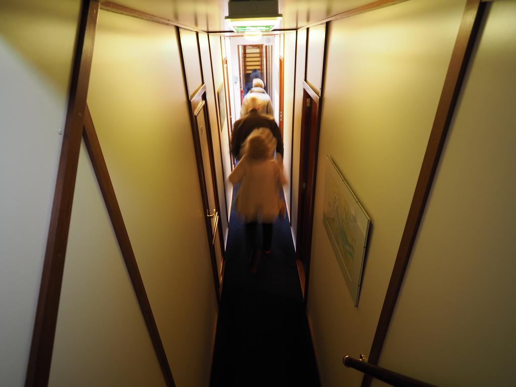 Hotelboot Sarah อัมสเตอร์ดัม ภายนอก รูปภาพ